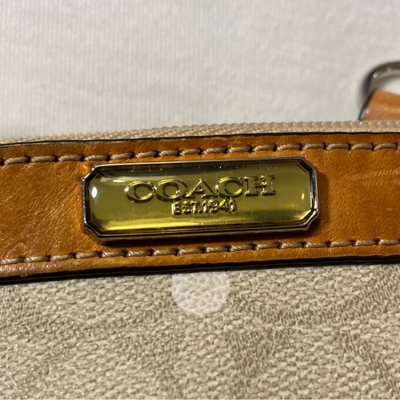 Coach wristlet limited edition - Picture 4 of 4